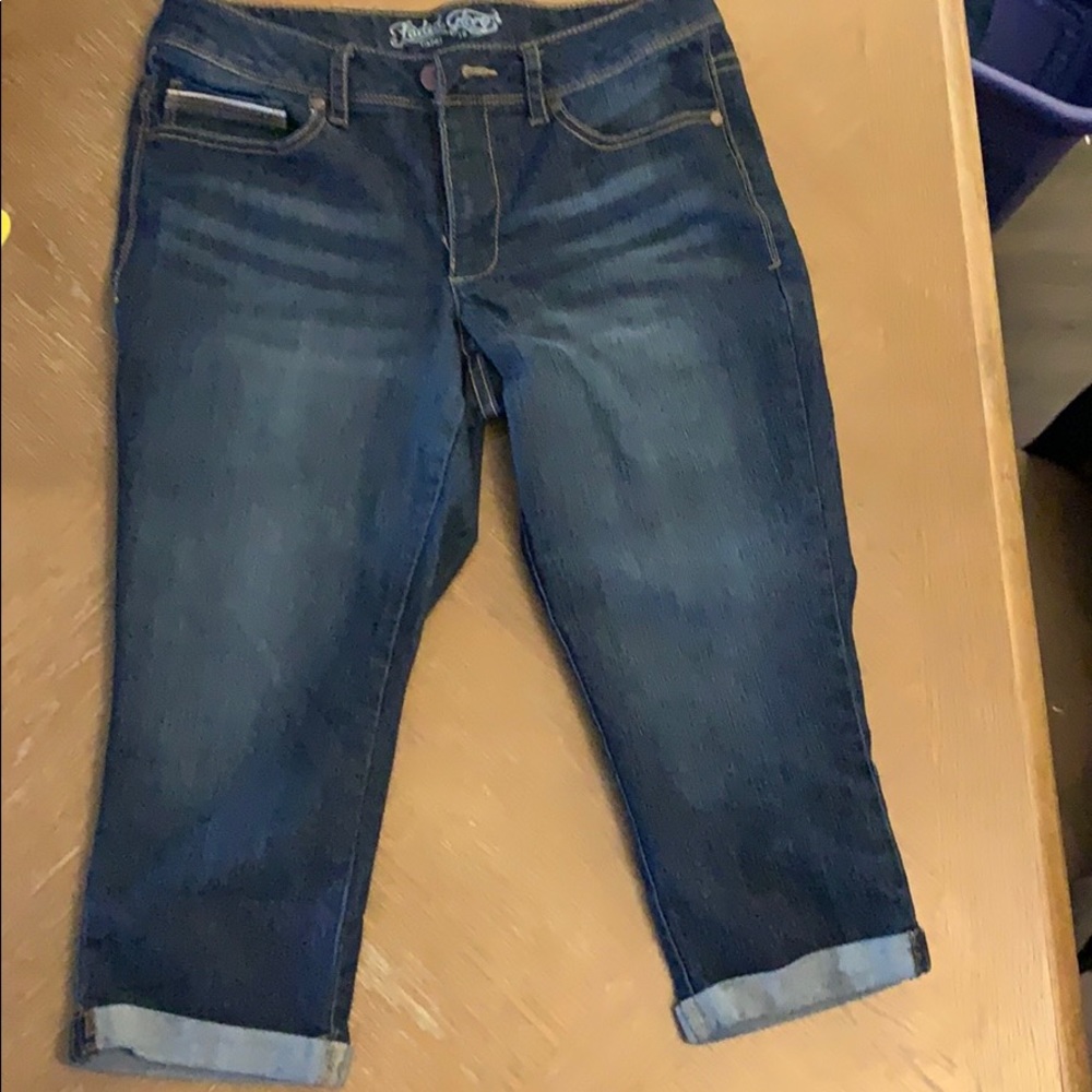 Faded Glory size 10 denim capris